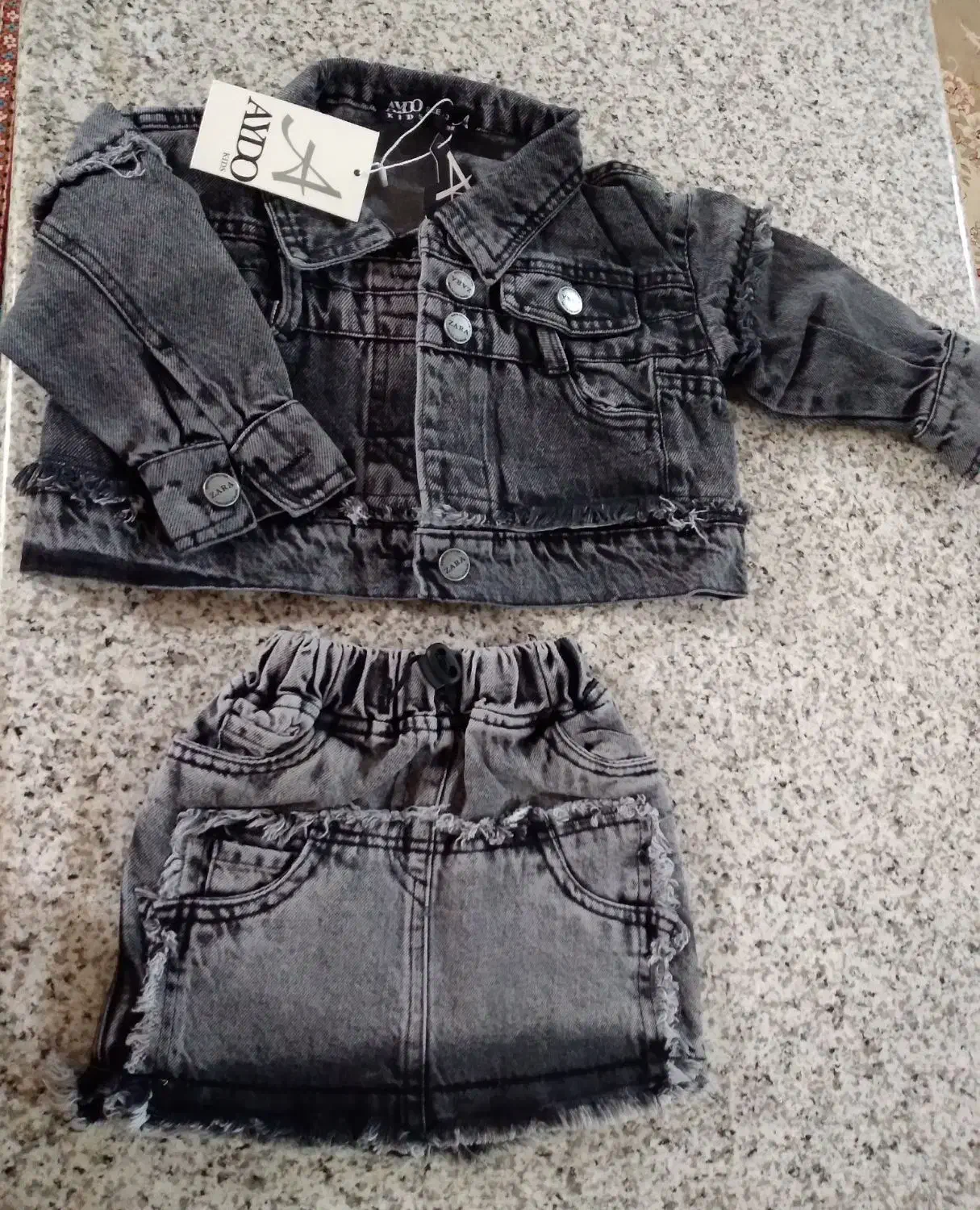 لباس کودک|کفش و لباس بچه|مبارکه, |دیوار