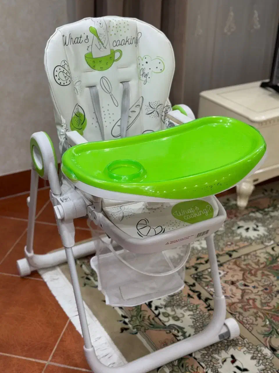 صندلی بچه|تخت و صندلی بچه|لاهیجان, قیام|دیوار