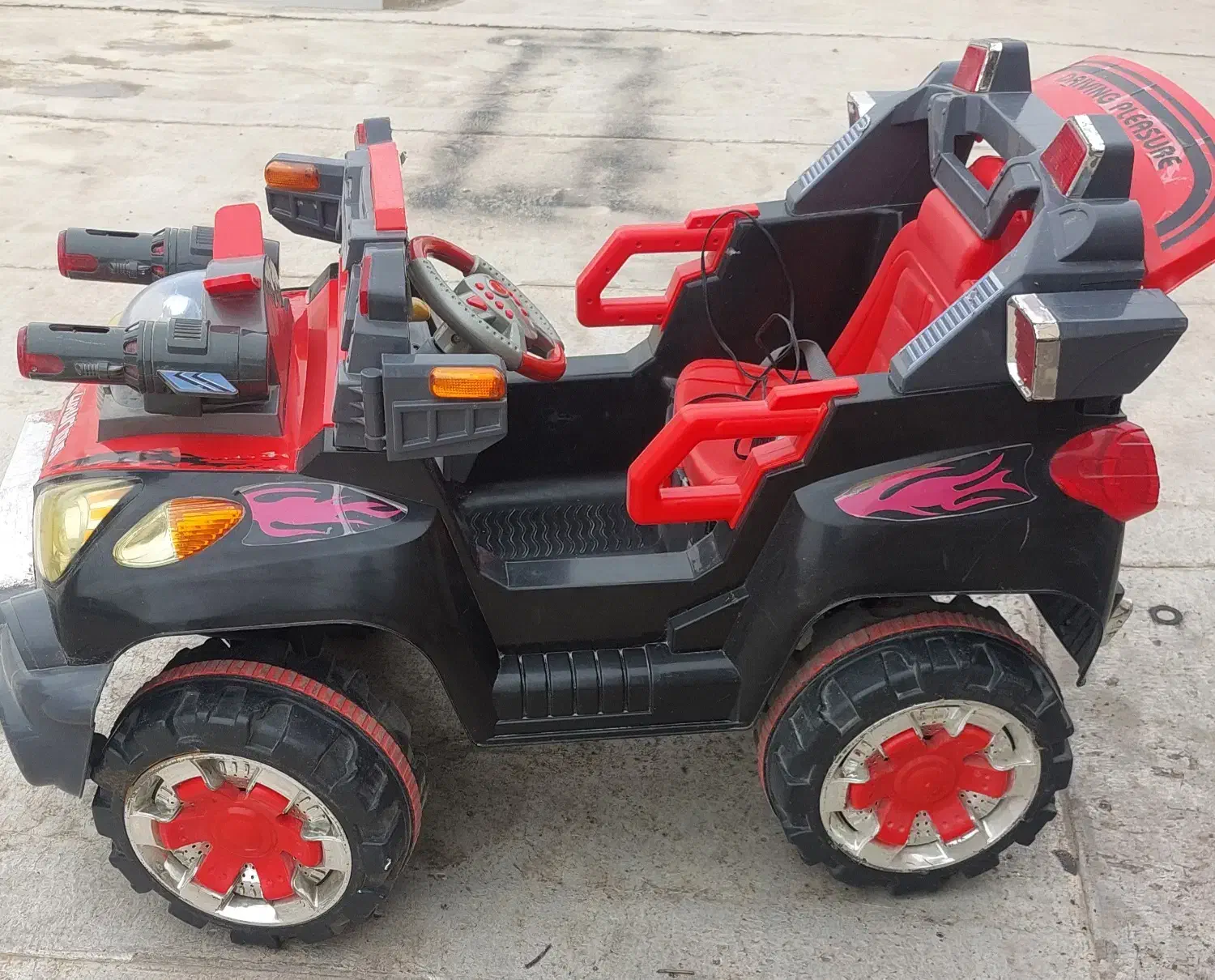 ماشین شارژی در حد نو|اسباب‌بازی بچه|کاشان, صنعت|دیوار