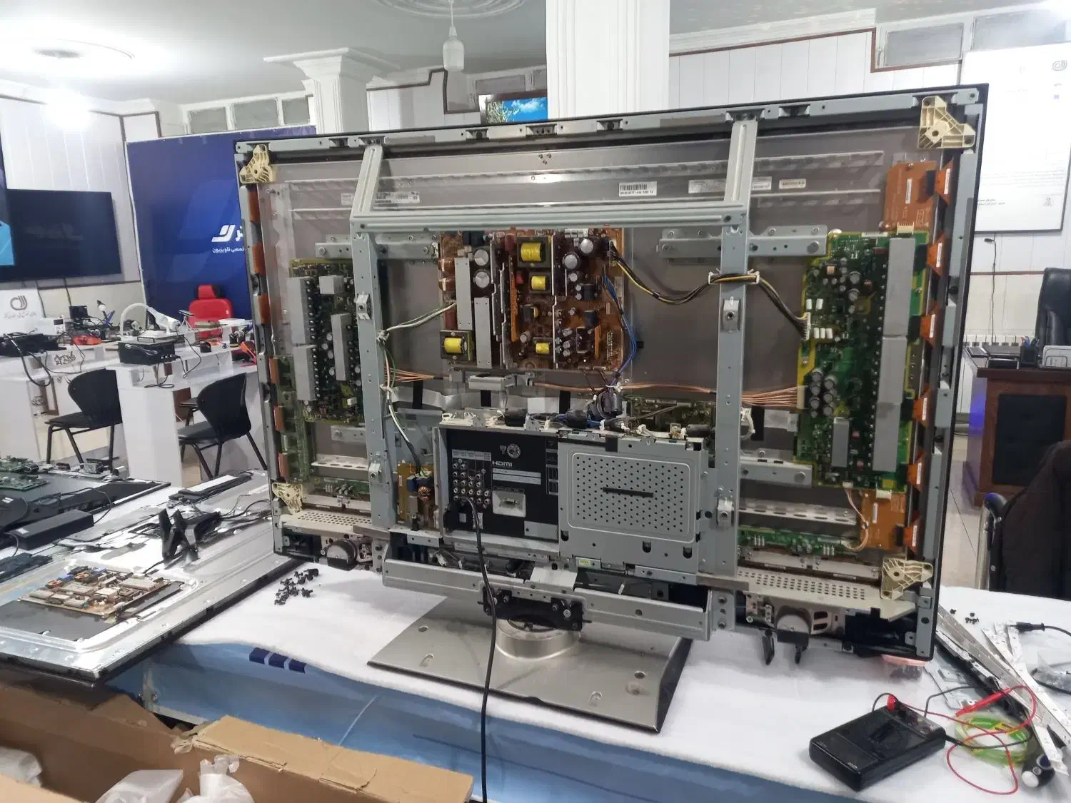 مرکز تخصصی تعمیرات انواع TV های LED|خدمات پیشه و مهارت|ارومیه, |دیوار