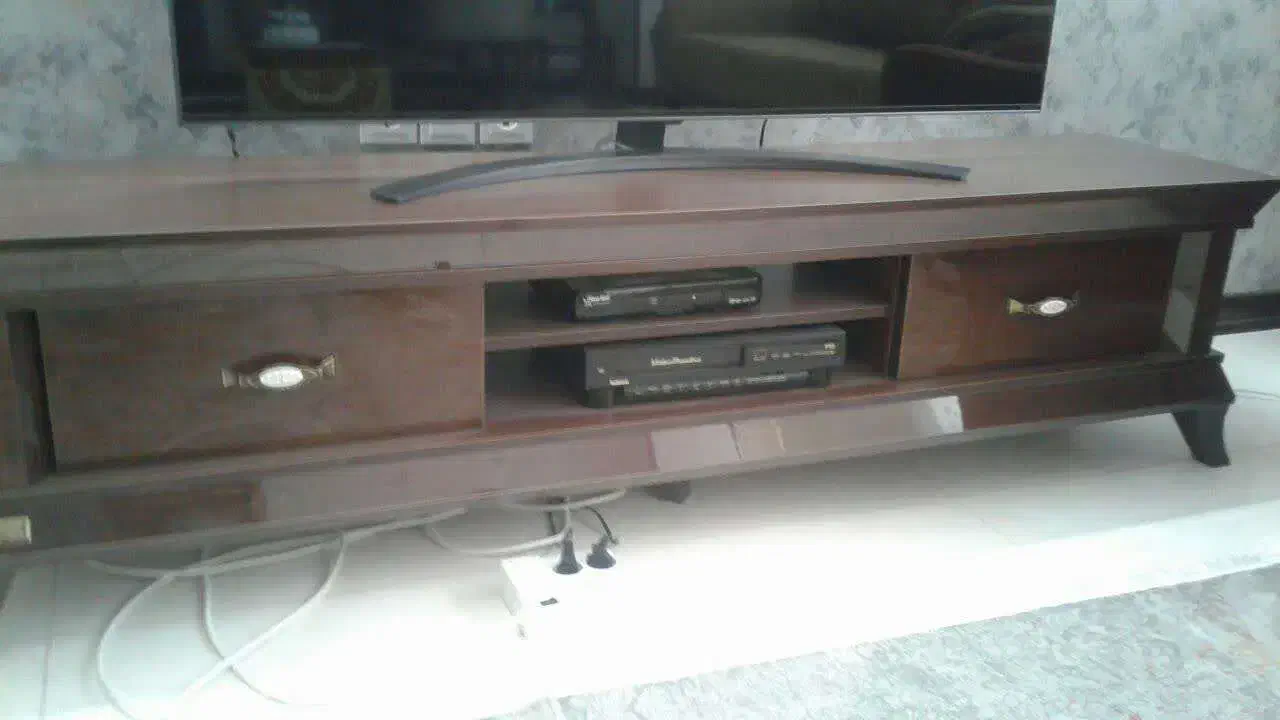 میز زیر تلویزیونی شرکتی|میز تلویزیون|شاهین‌شهر, فردوسی|دیوار