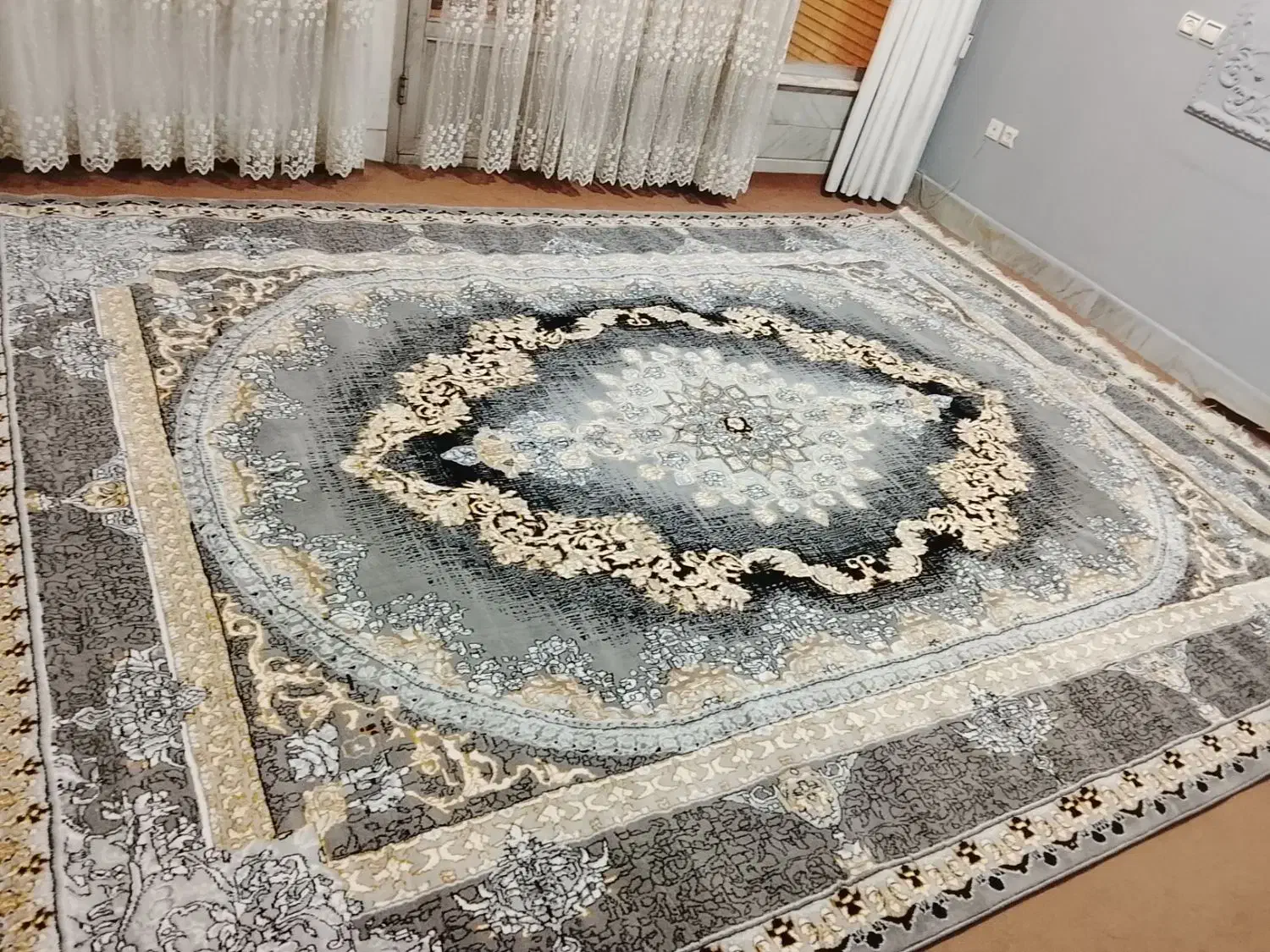 انبار فرش خدادادی|فرش|قهدریجان, |دیوار