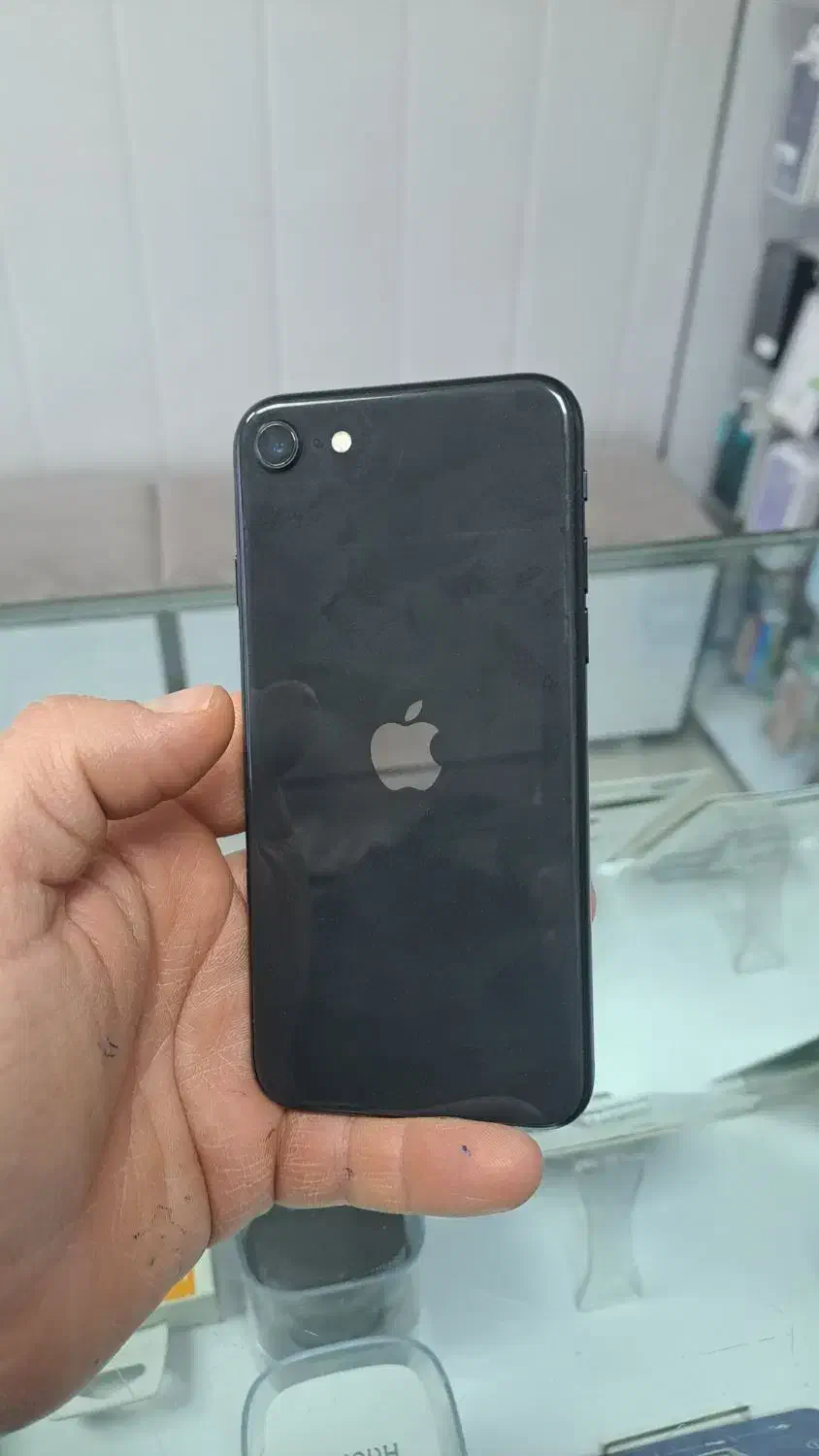 موبایل se 2020|موبایل|کرج, فاز ۴ مهرشهر|دیوار