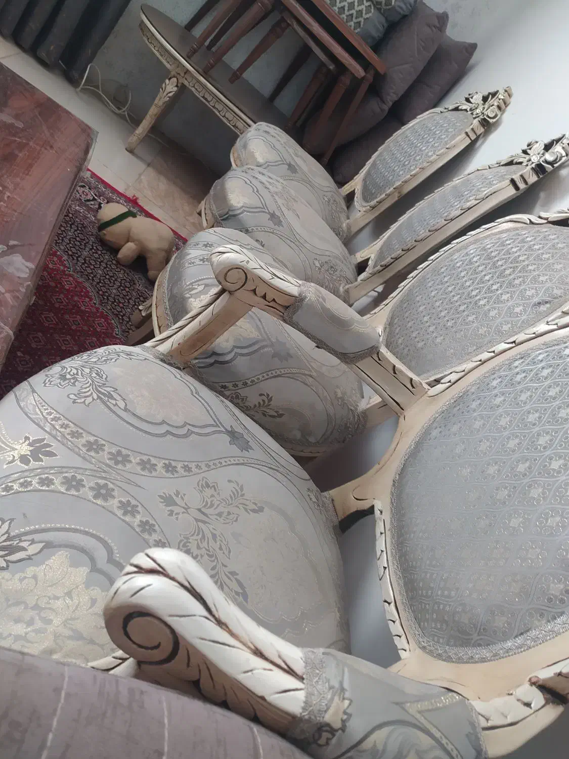 مبل سلطنتی 9نفره با مبل سلطنتی هم تعویض دارم|مبلمان خانگی و میز عسلی|سنندج, |دیوار