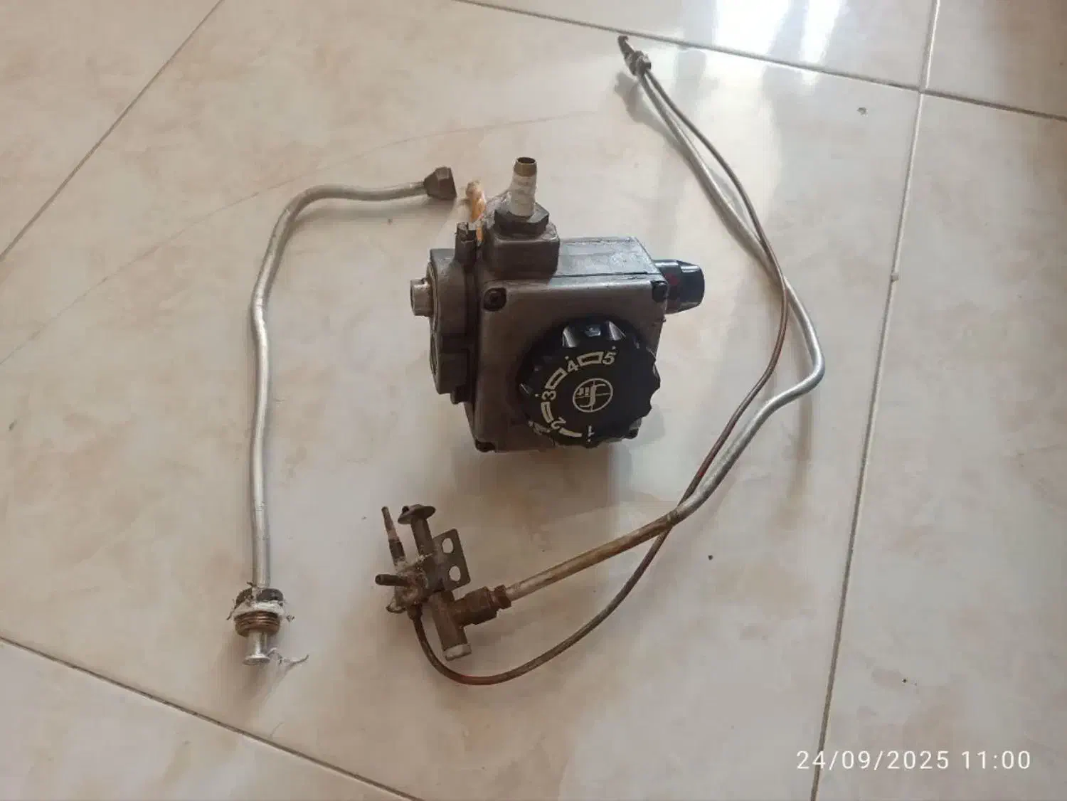 کاربراتور ابگرمکن مخزنی|آبگرمکن، پکیج، شوفاژ|شاهین‌شهر, شهرک میلاد|دیوار