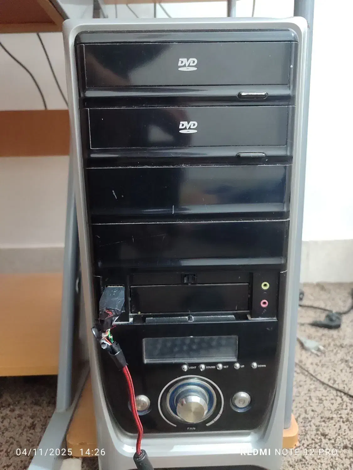 کامپیوتر و میز با قیمت مناسب|رایانه رومیزی|بندر ماهشهر, |دیوار