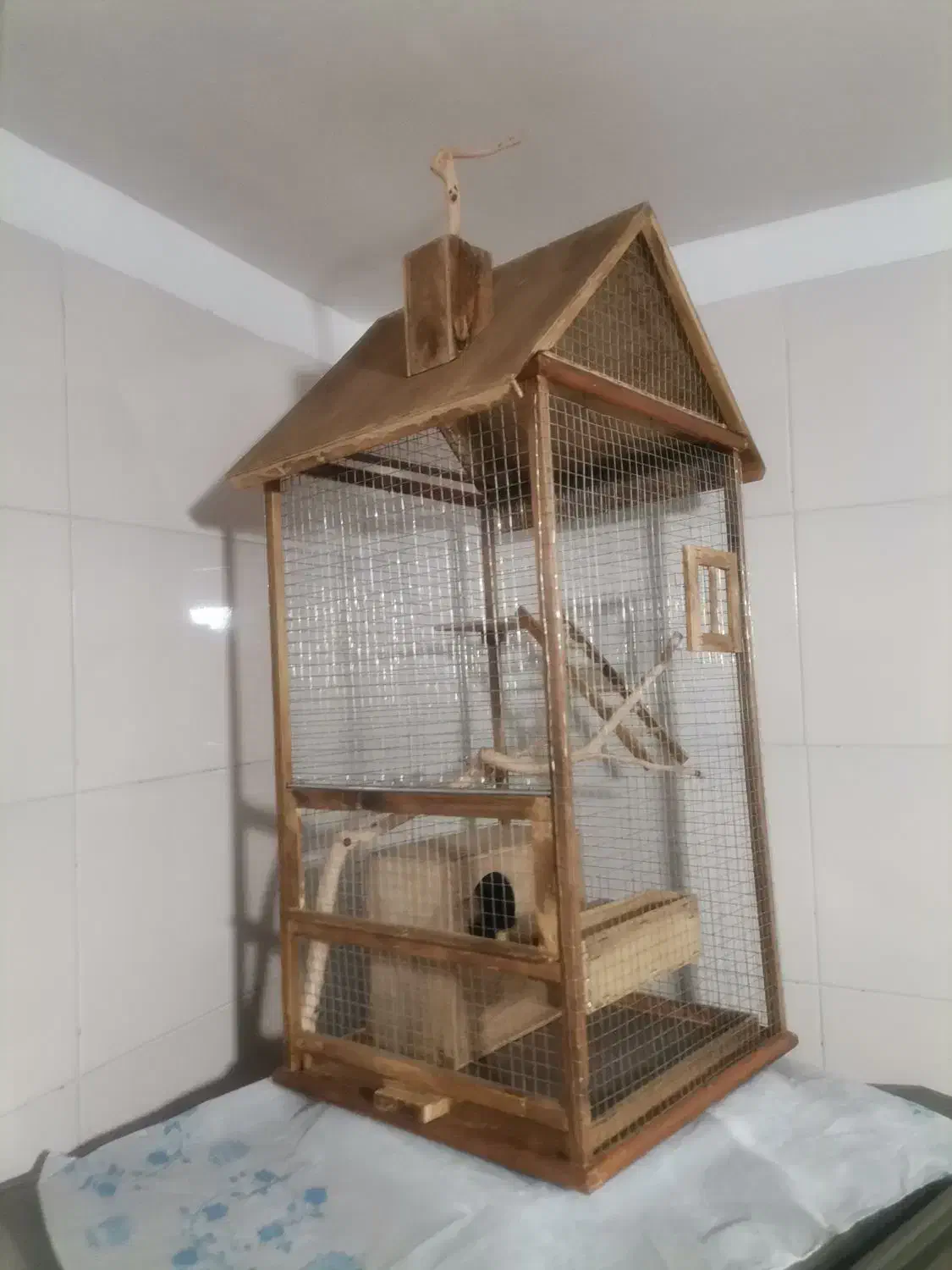 قفس چوبی بسیار زیبا سایز متوسط|لوازم جانبی حیوانات|سرپل ذهاب, |دیوار