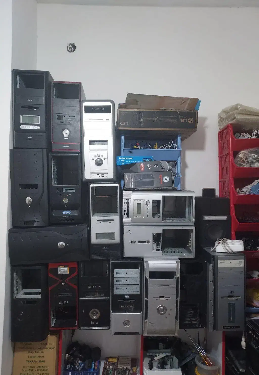 فروش و خرید تخصصی کامپیوتر و قطعات|رایانه رومیزی|شیراز, وحدت|دیوار