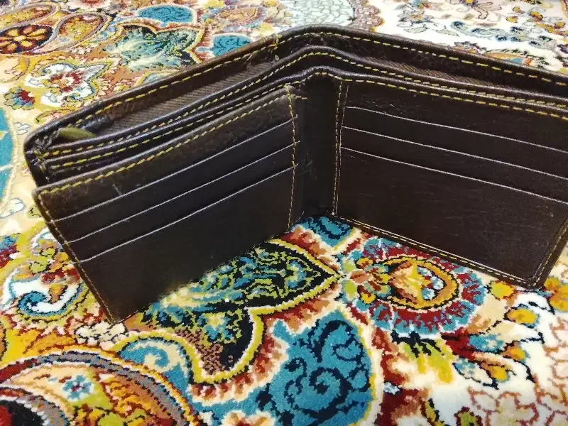 کیف پول|کیف، کفش، کمربند|قم, باجک یک|دیوار