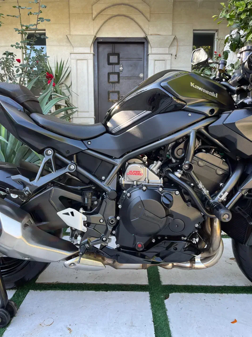 کاوازاکی zh2|موتورسیکلت|ایلام, |دیوار