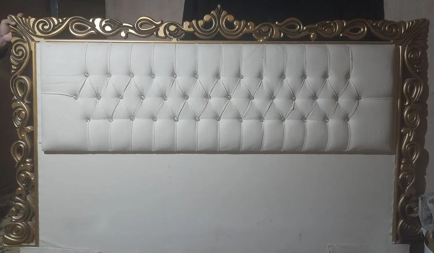 تخت خواب سلطنتی دونفره نو نو همراه به دوتا پاتختی|تخت و سرویس خواب|گیلان غرب, |دیوار