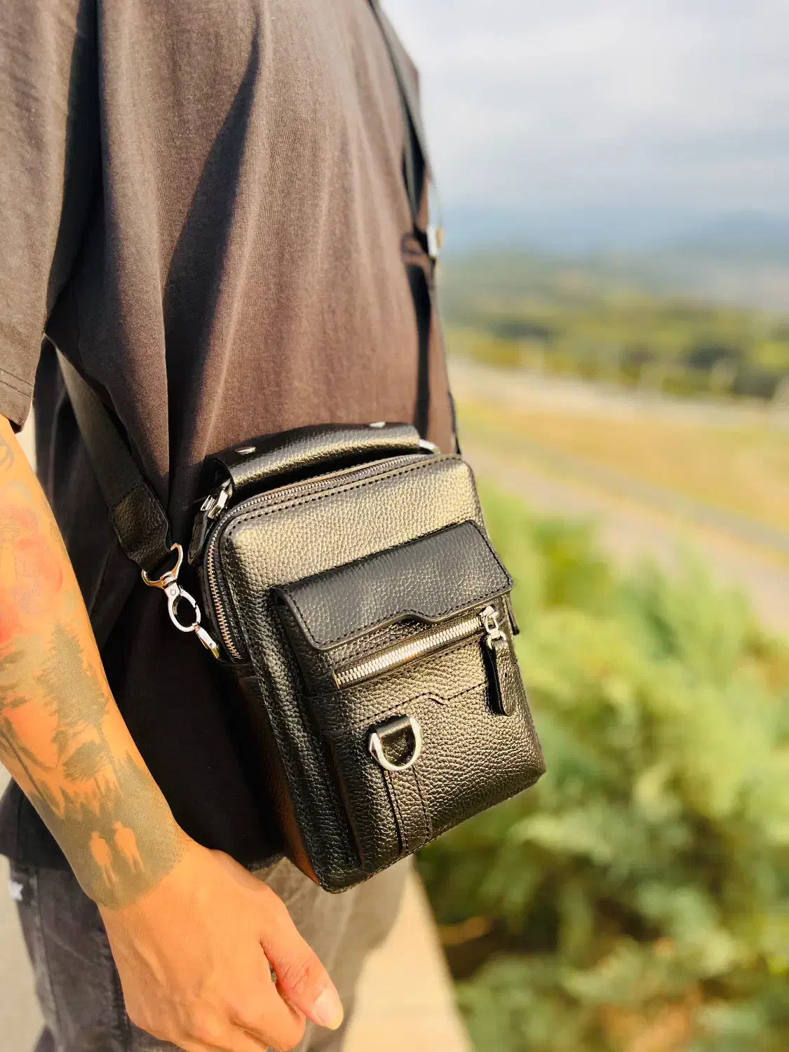 کیف دوشی چرم گاوی و دستدوز|کیف، کفش، کمربند|گرگان, |دیوار