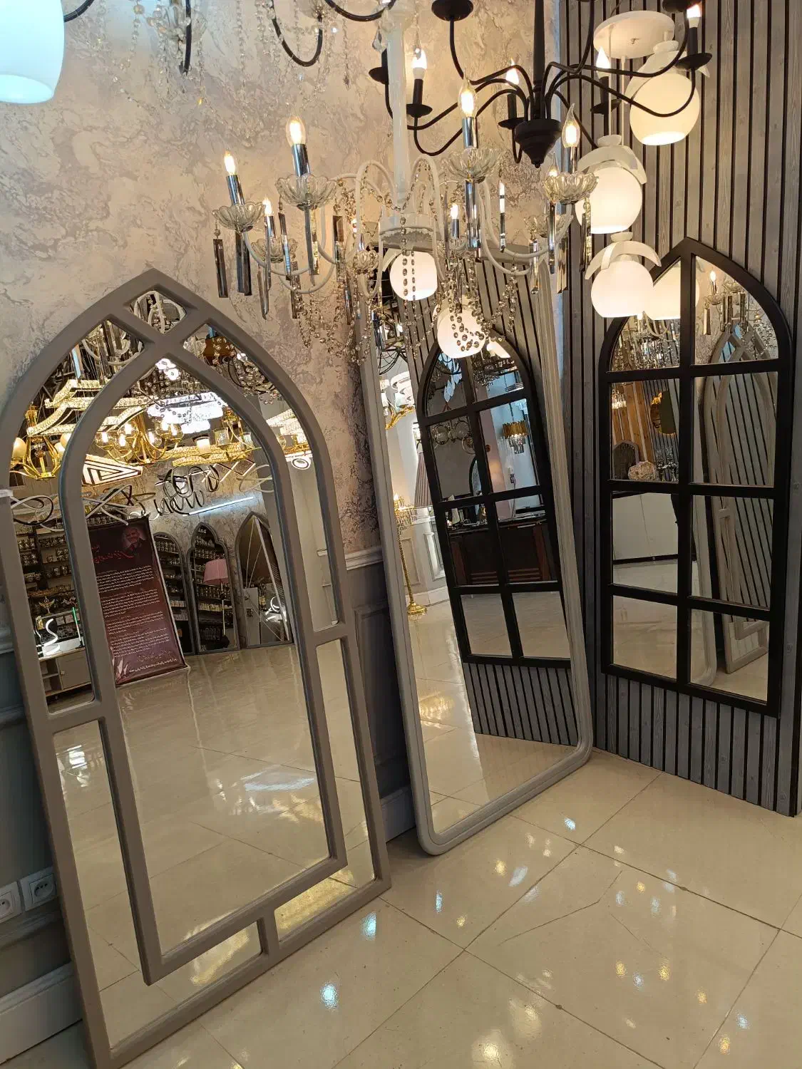 طراحی و تولید انواع آینه های بک لایت و دکوری|آینه|کرمانشاه, |دیوار