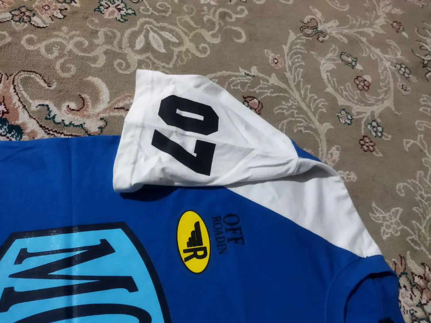 تیشرت|لباس|سبزوار, قصبه غربی|دیوار