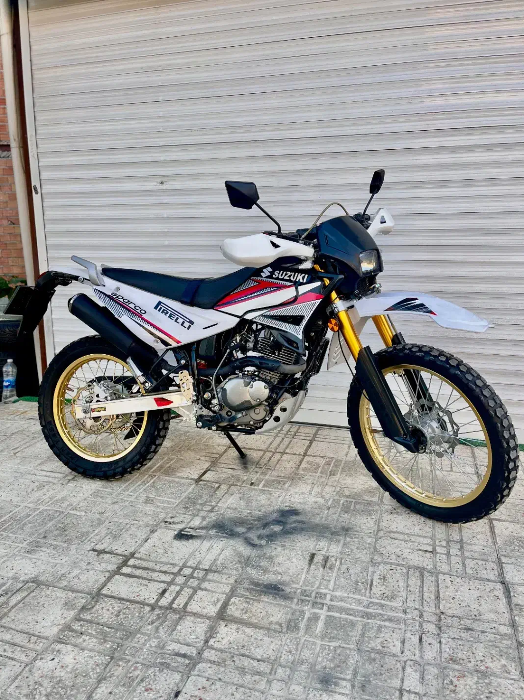 تریل روان|موتورسیکلت|ساری, |دیوار