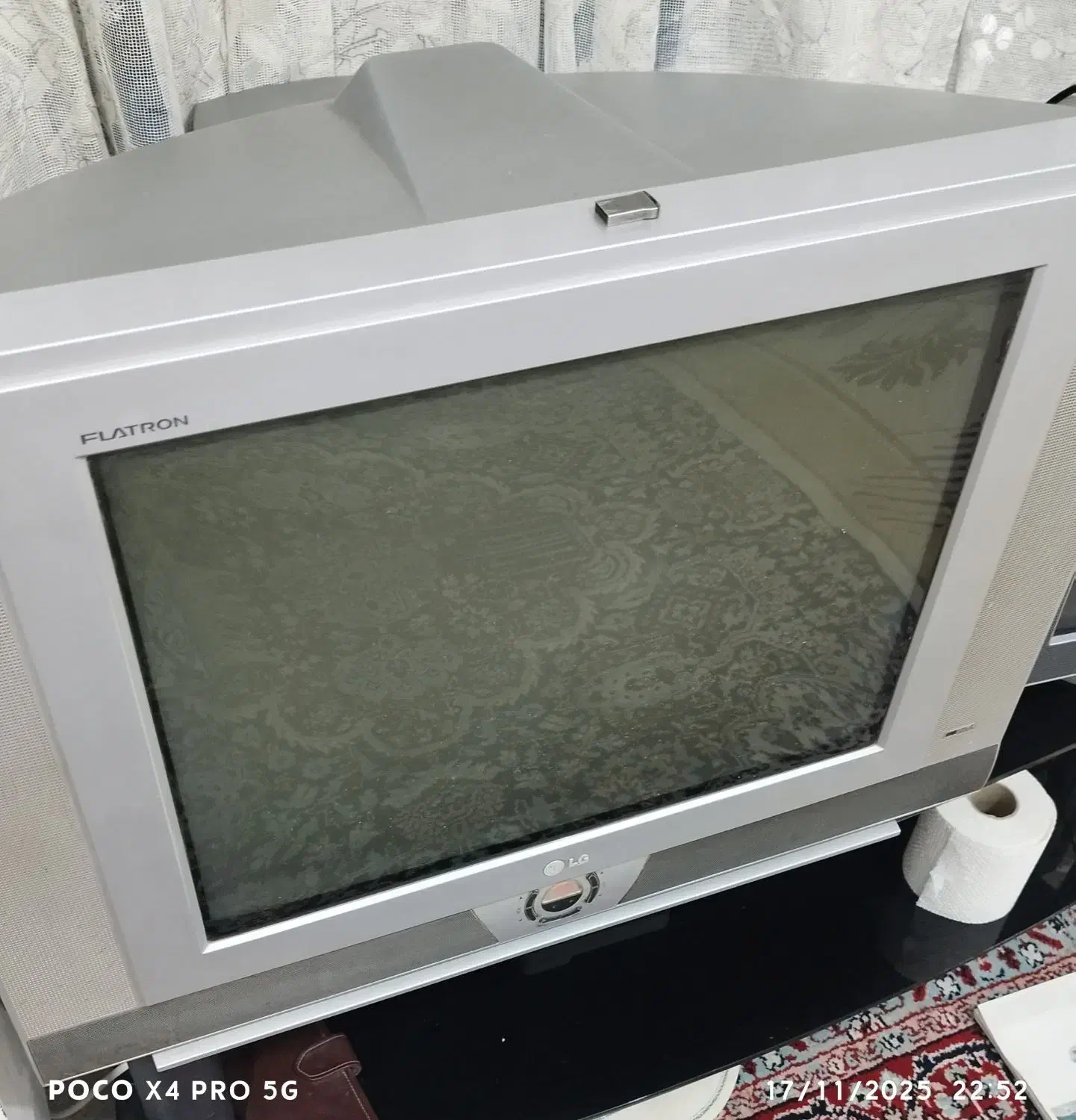 تلویزیون قدیمی|تلویزیون و پروژکتور|سده (خراسان جنوبی), |دیوار