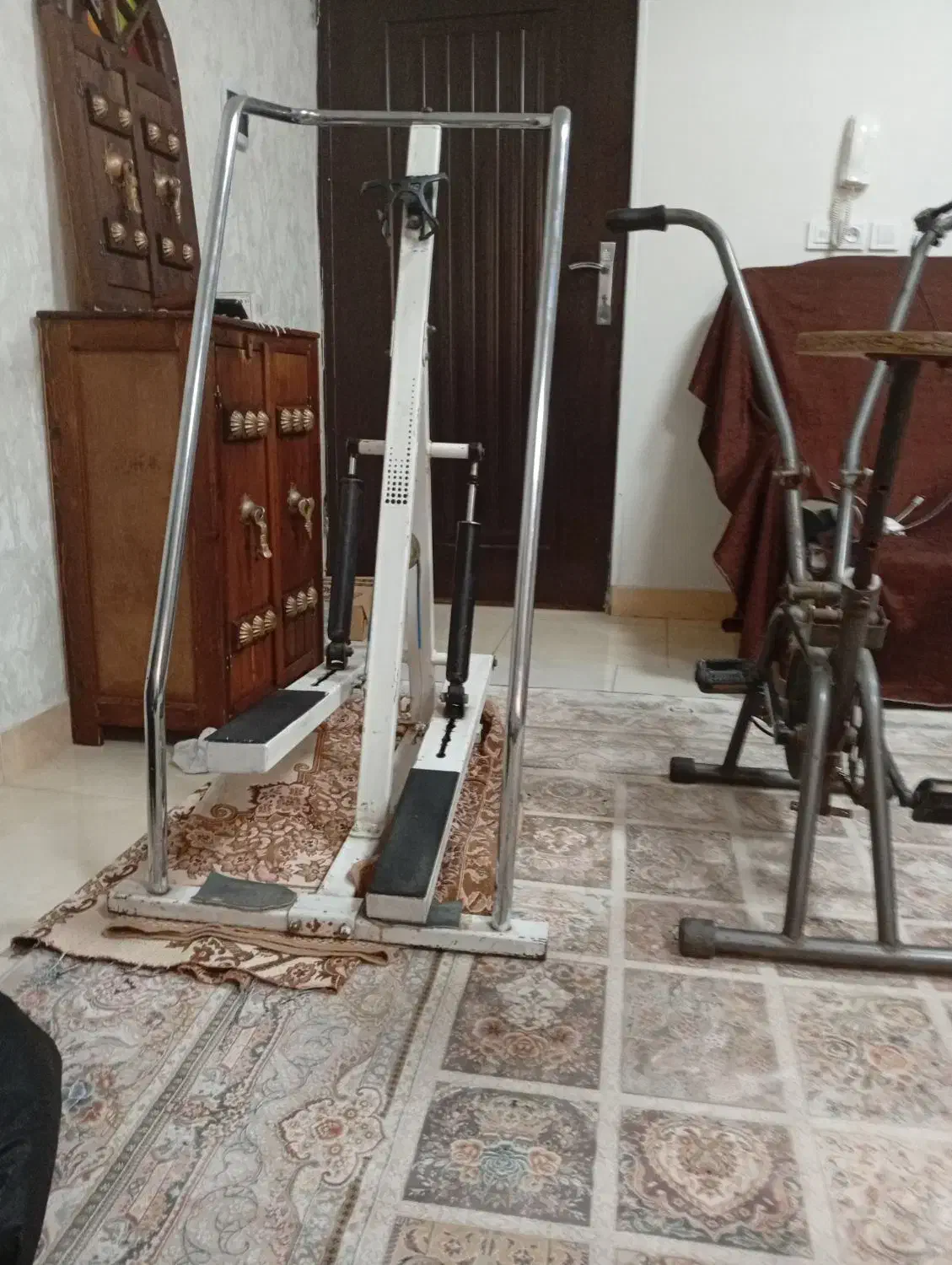 وسایل ورزشی دوچرخه ثابت ویک وسیله ی دیگه|تجهیزات ورزشی|کرمانشاه, |دیوار