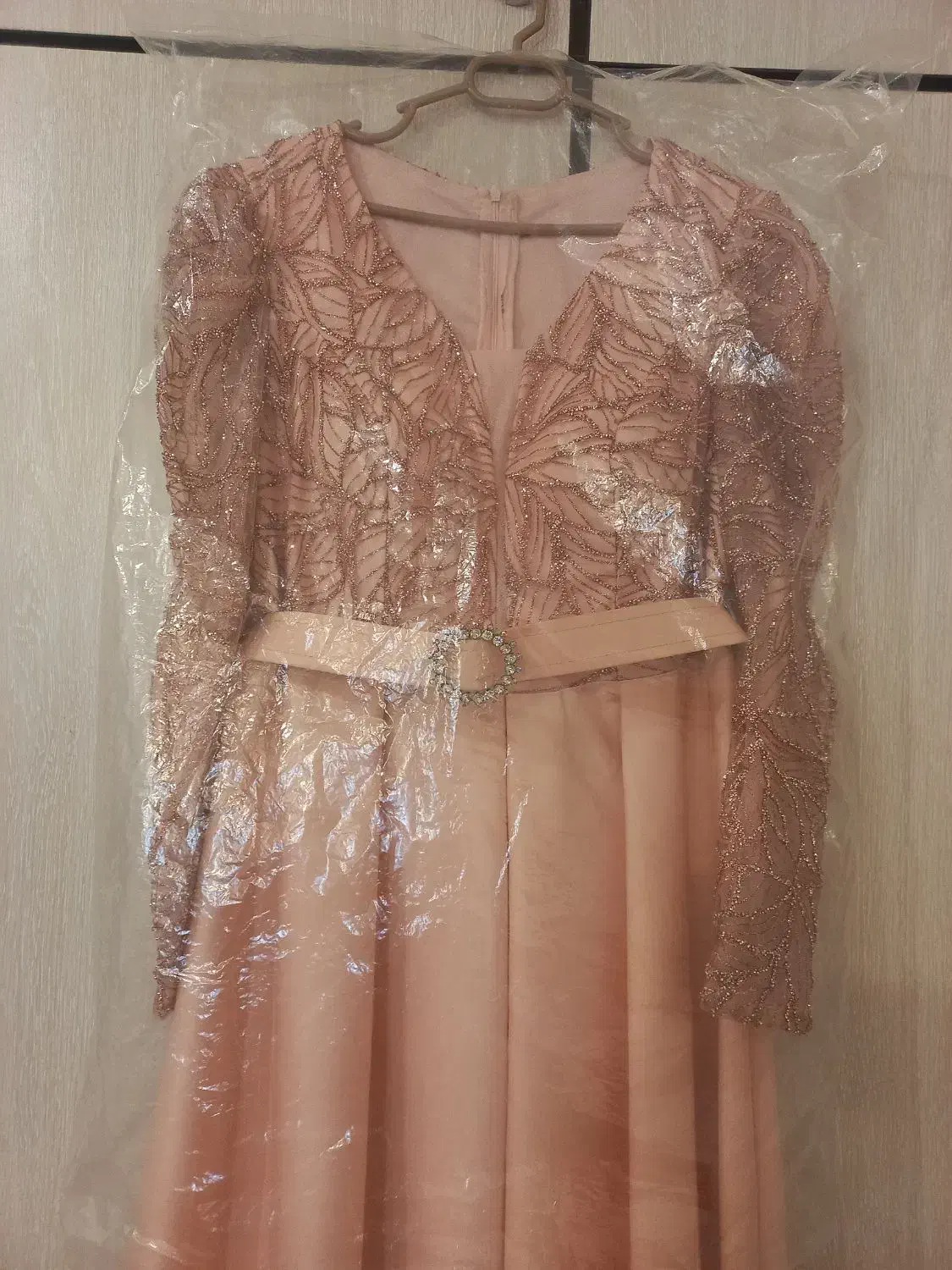 لباس مجلسی|لباس|شوشتر, |دیوار