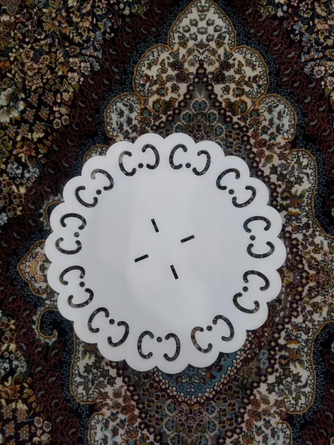 میز خاطره|میز و صندلی غذاخوری|رشت, حمیدیان|دیوار