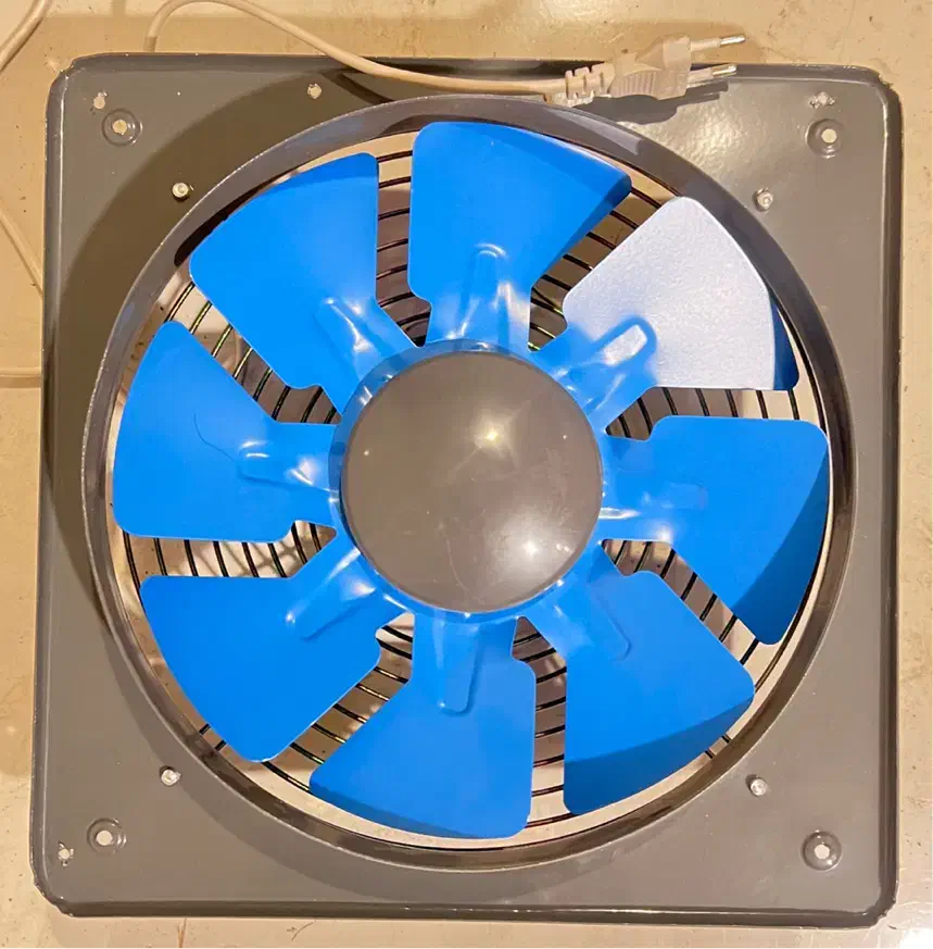 هواکش ۲۵ سانت فلزی دمنده، دور بالا|پنکه و تصفیهکنندهٔ هوا|شیراز, گلشن|دیوار