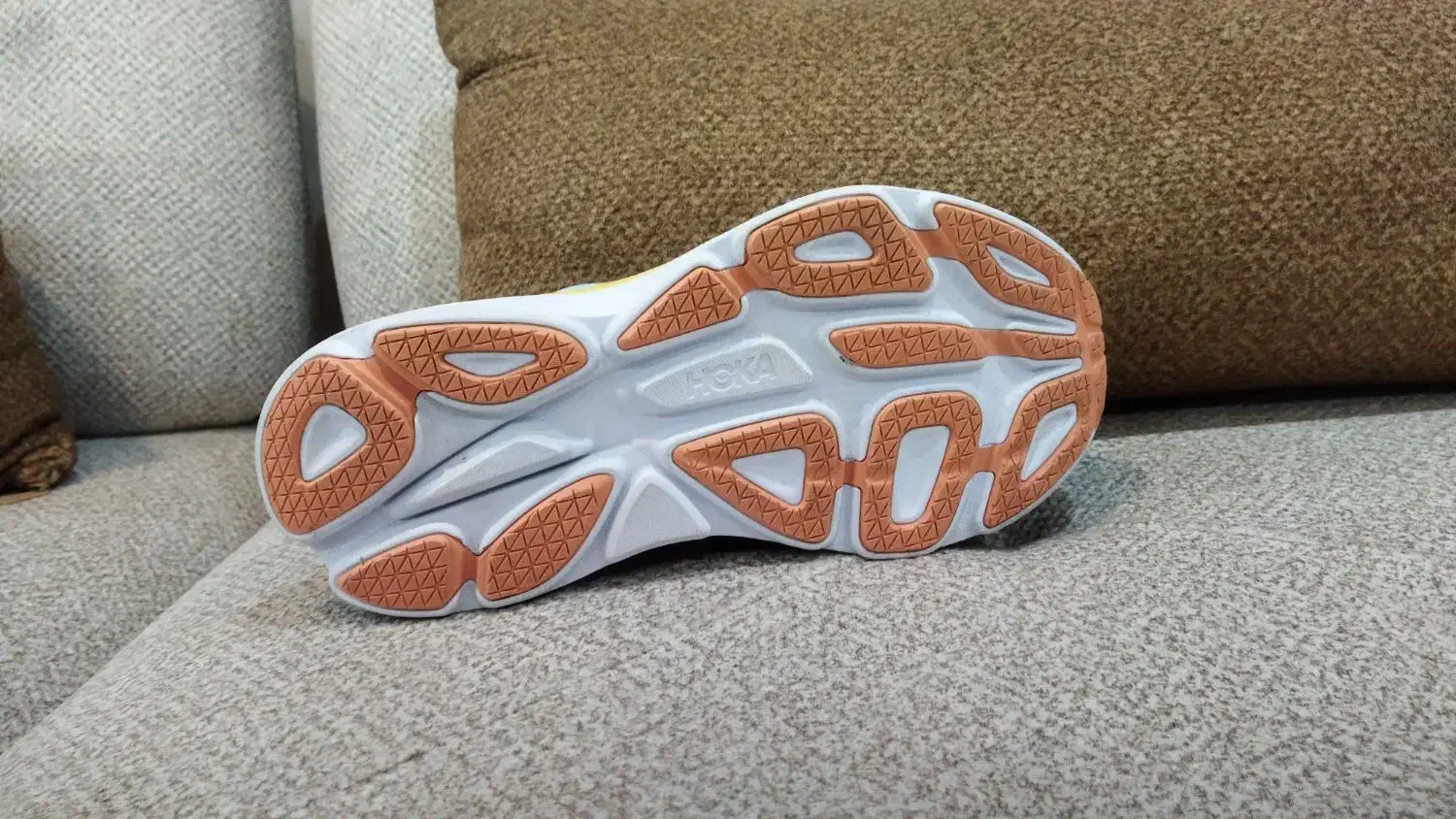 هوکا اصلی صد در صد اورجینال|کیف، کفش، کمربند|سنندج, |دیوار