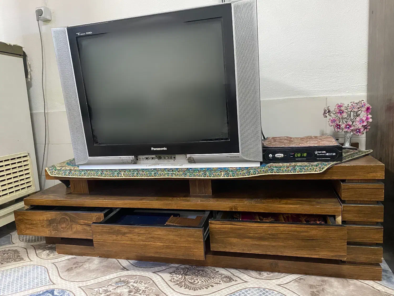 میز تلویزیون و تلویزیون پاناسونیک|تلویزیون و پروژکتور|برازجان, |دیوار