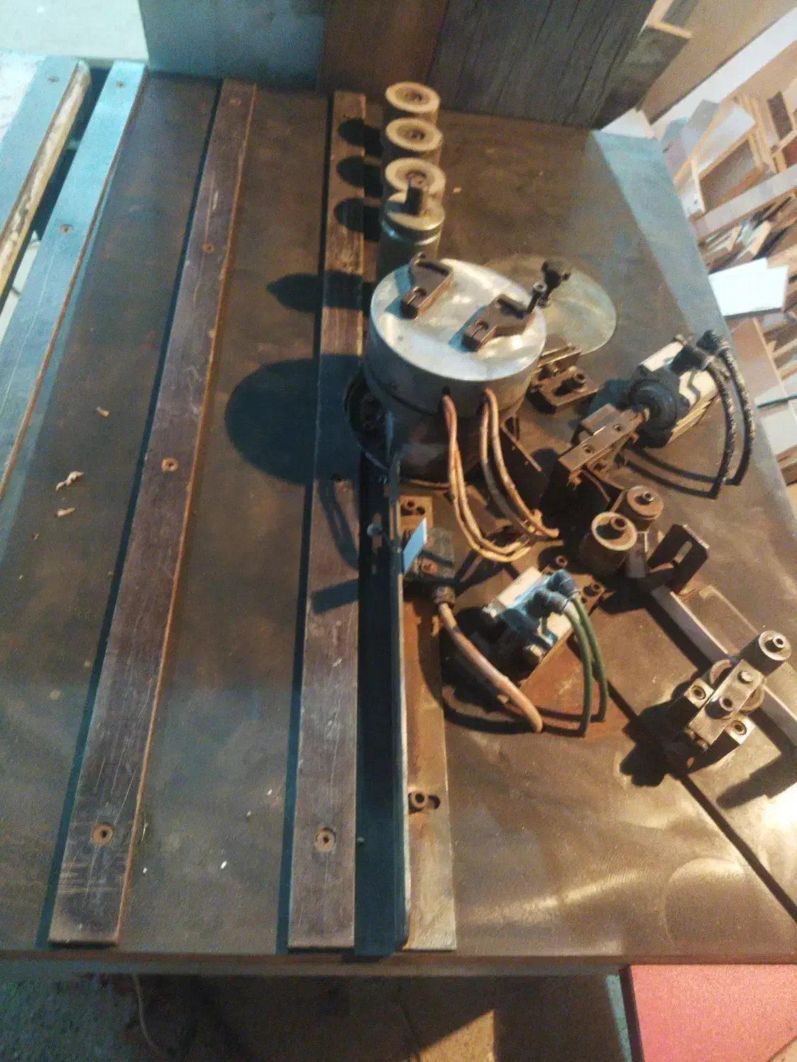 لبه چسبان .|ماشین‌آلات صنعتی|چمران, |دیوار