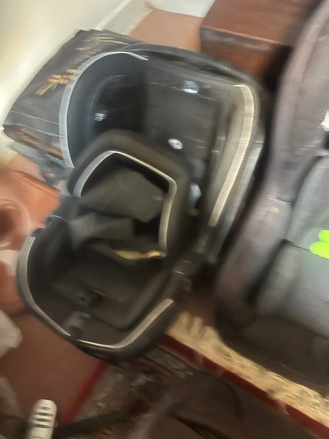 صندلی ماشین و‌کریر|تخت و صندلی بچه|یزد, |دیوار