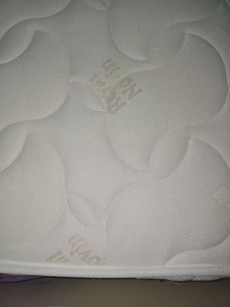 تخت خواب همراه تشک و میزآرایش|تخت و صندلی بچه|کوهدشت, |دیوار