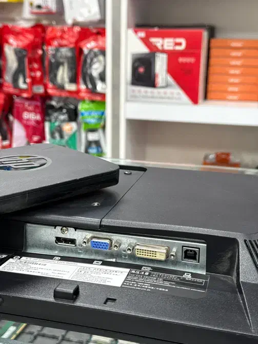 مانیتور 22 اینچ hp|قطعات و لوازم جانبی رایانه|خرم‌آباد, |دیوار