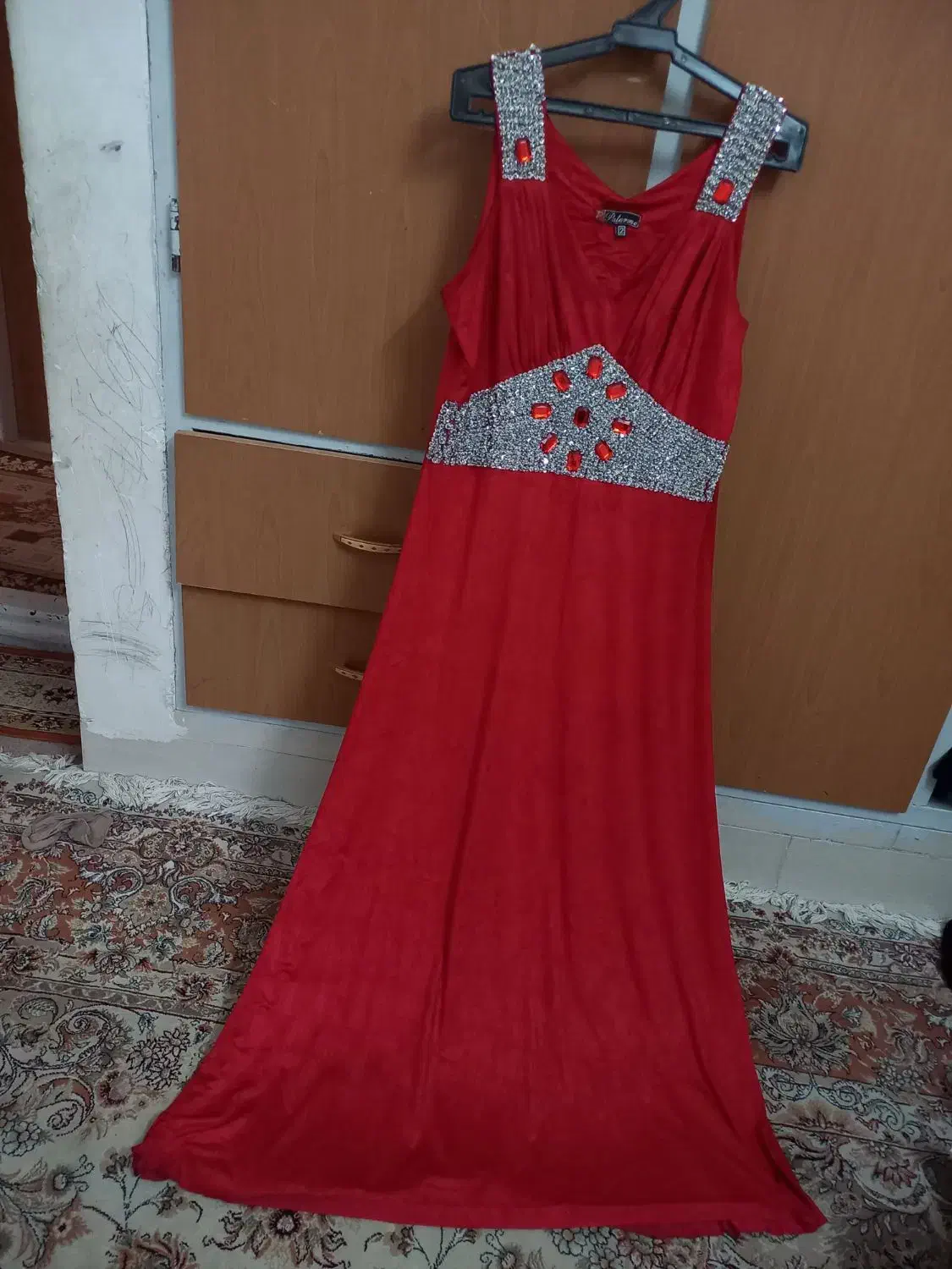 لباس مجلسی|لباس|خوانسار, |دیوار