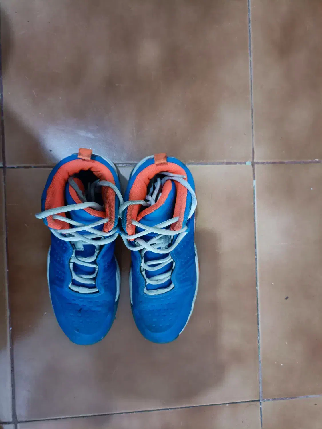 کفش ورزشی بسکتبال مارک با قیمت مناسب|کفش و لباس بچه|شیراز, شهرک والفجر|دیوار