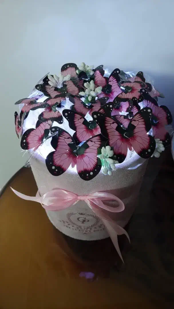 باکس پروانه|گل مصنوعی|قم, زنبیل آباد|دیوار