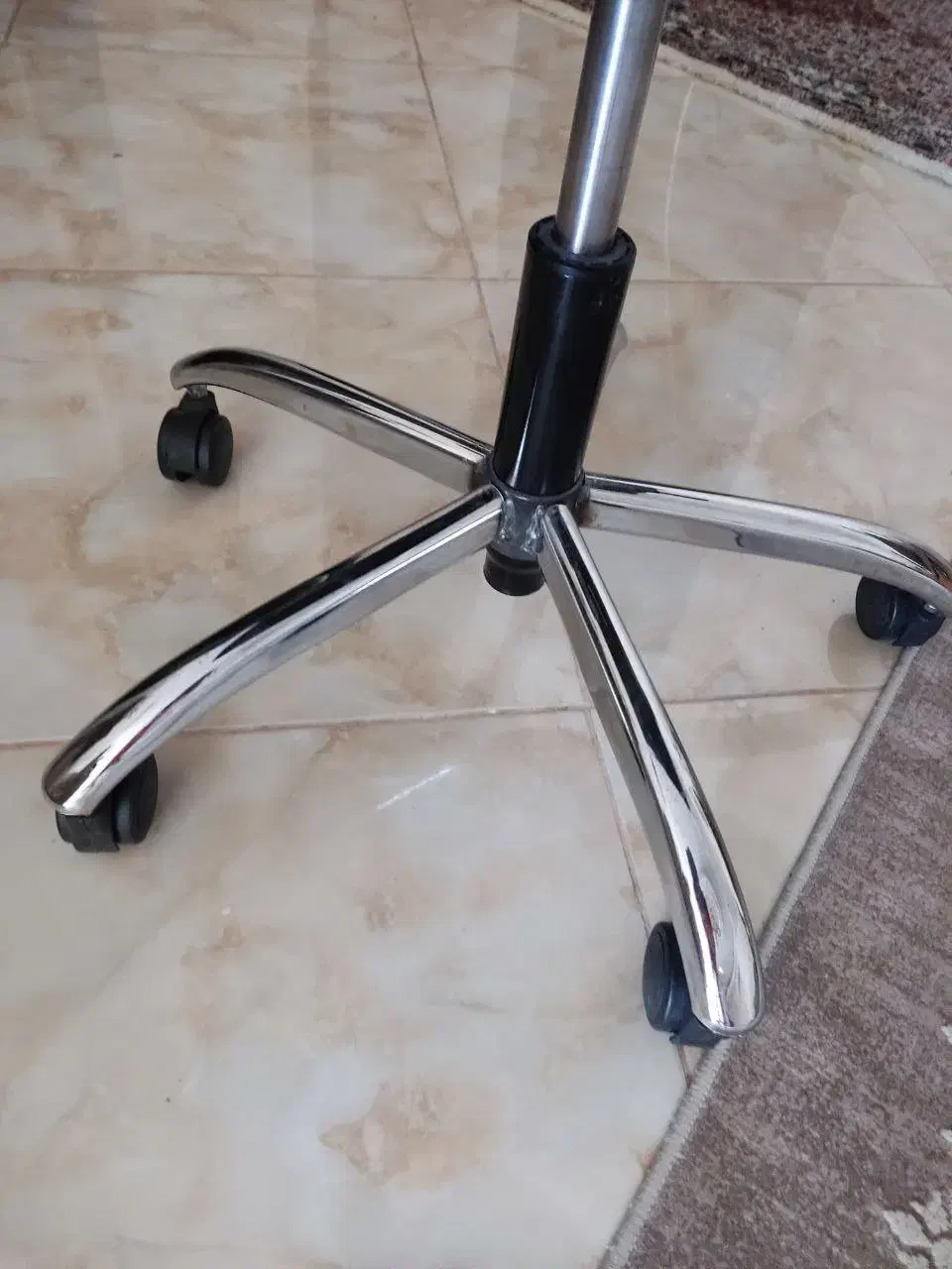 صندلی چرخدار|صندلی و نیمکت|بیرجند, |دیوار