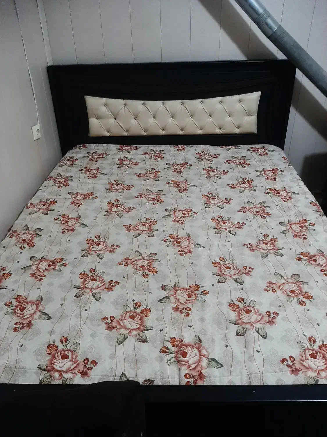 تخت خواب|تخت و سرویس خواب|نگین شهر, |دیوار