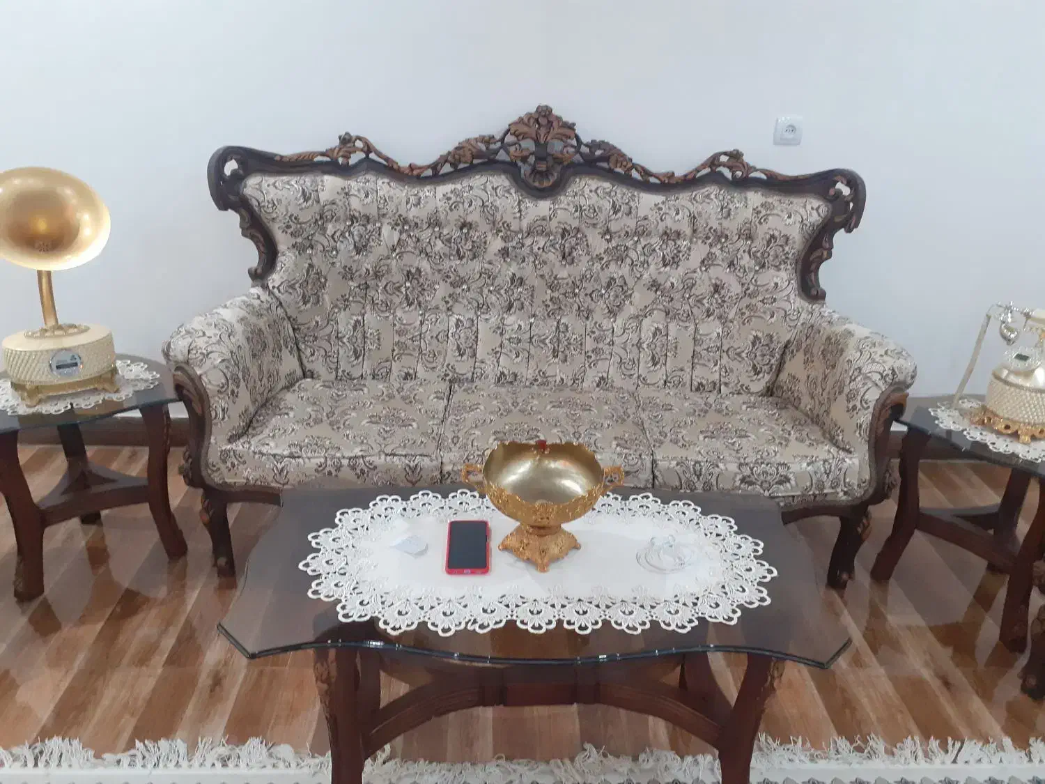 مبل سلطنتی|مبلمان خانگی و میز عسلی|بروجرد, |دیوار