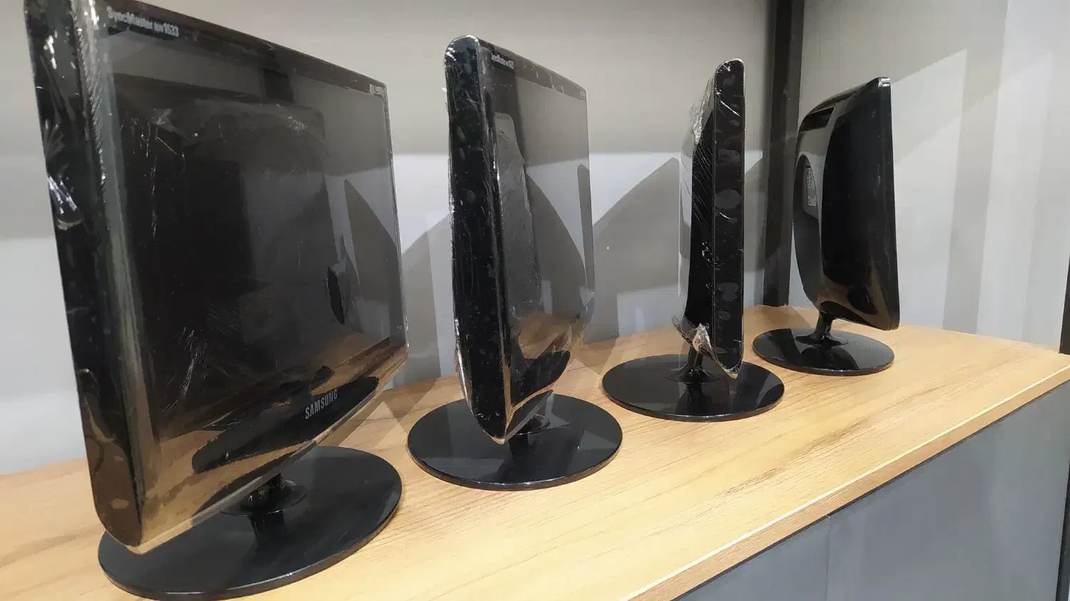 مانیتور 16.5 اینچ واید|قطعات و لوازم جانبی رایانه|بجنورد, |دیوار