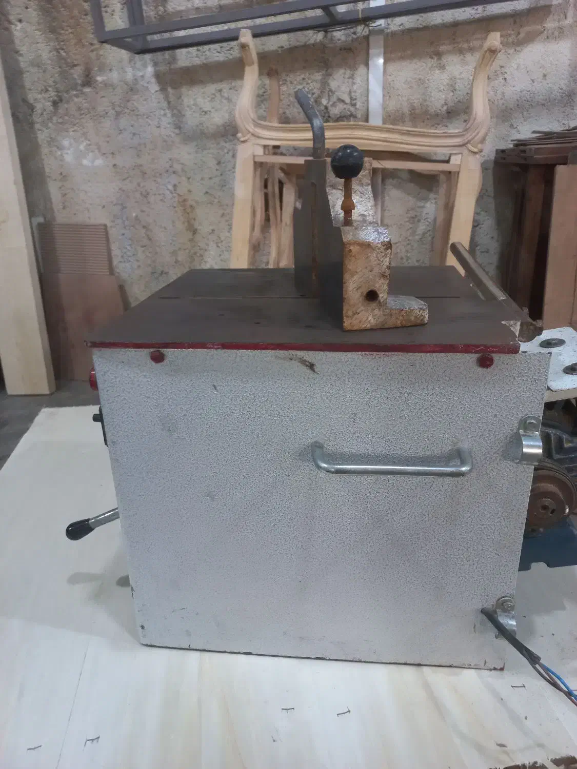 اره قطع کن|ابزارآلات|بومهن, |دیوار