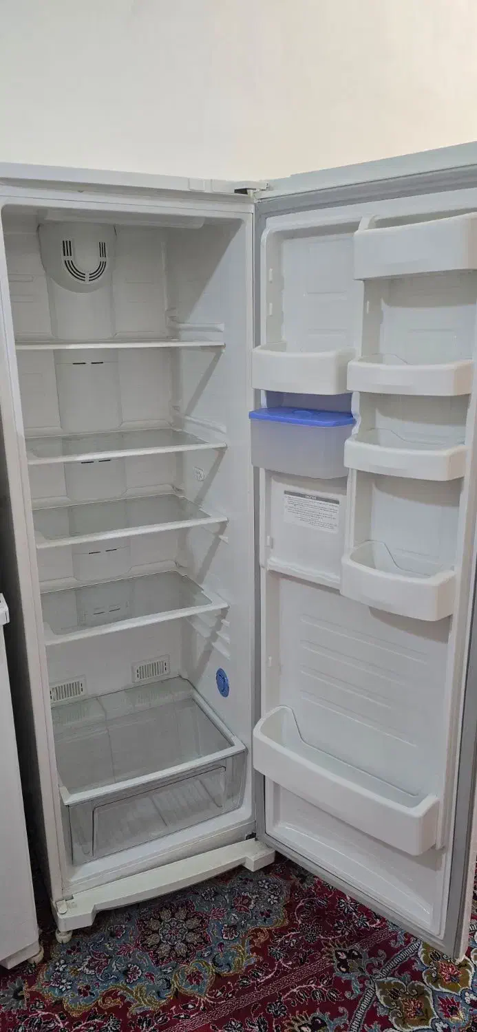 فروش فوری یخچال دوقلو به دلیل مهاجرت|یخچال و فریزر|اقلید, |دیوار