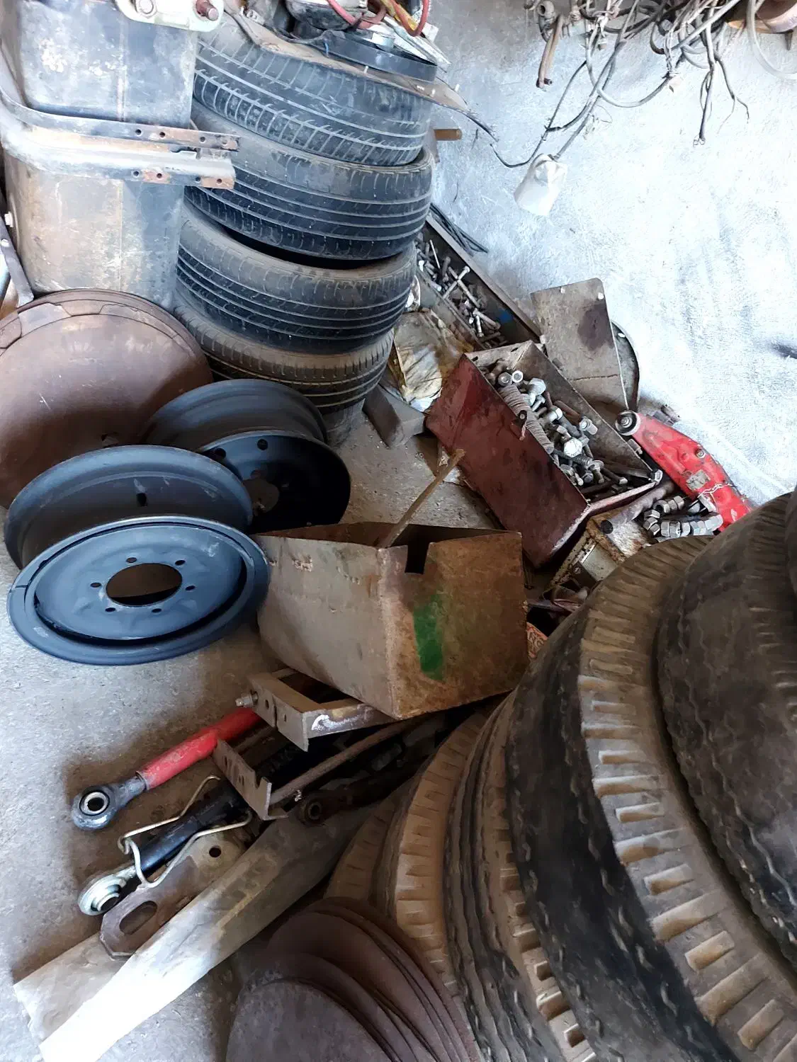 لوازم یدکی استوک تراکتور و رینگ و لاستیک|قطعات یدکی و لوازم جانبی|فاضل آباد, |دیوار