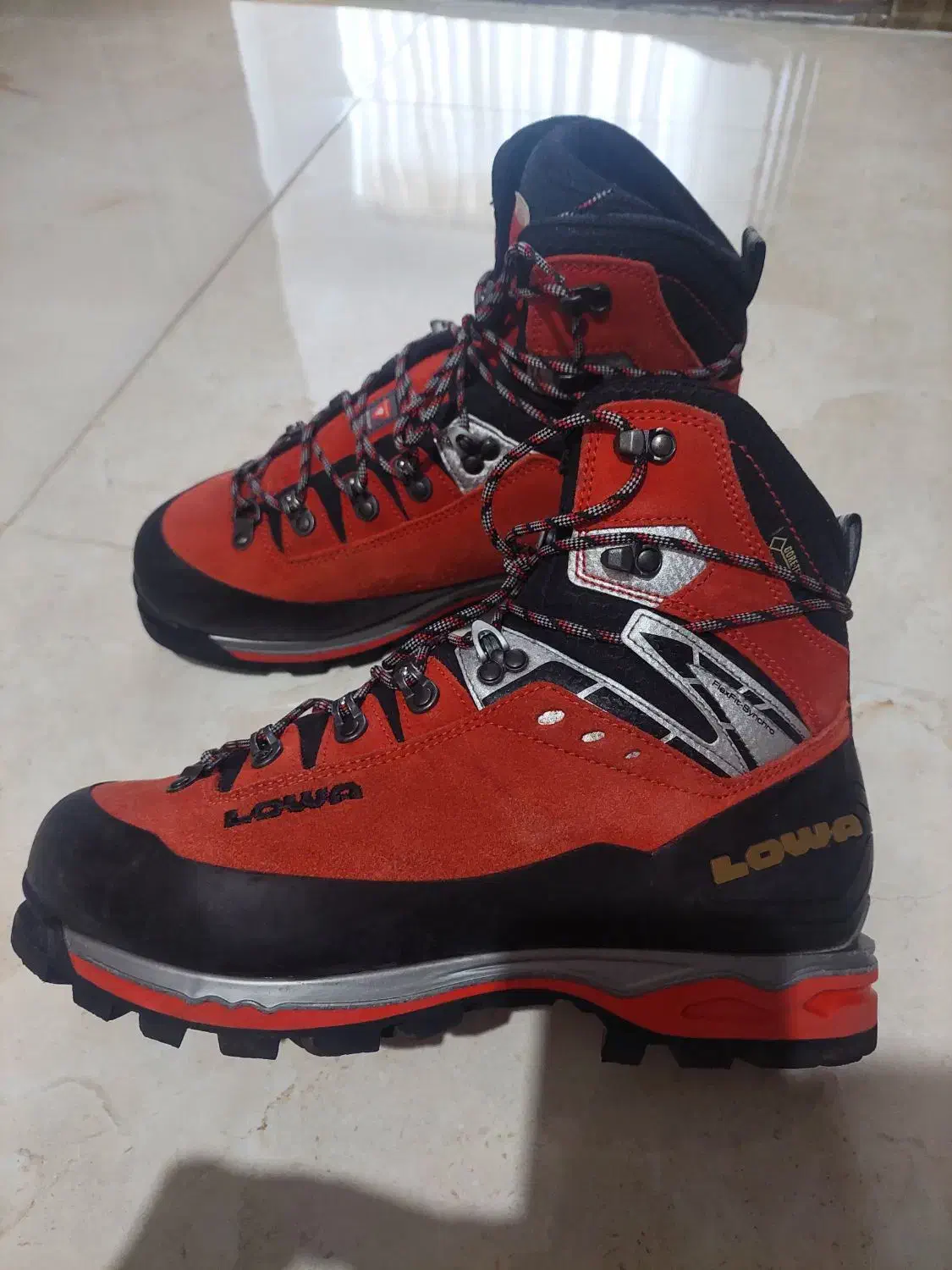 پوتین کوهنوردی سنگین لووا ایتالیا سایز ۴۳/۵|کوهنوردی و کمپینگ|اردبیل, |دیوار