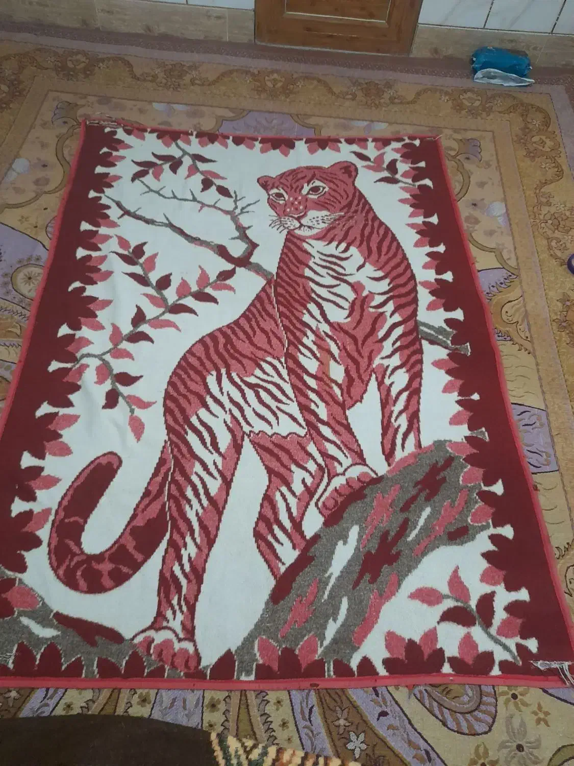 پتو پلنگی|رختخواب، بالش، پتو|گنبد کاووس, |دیوار