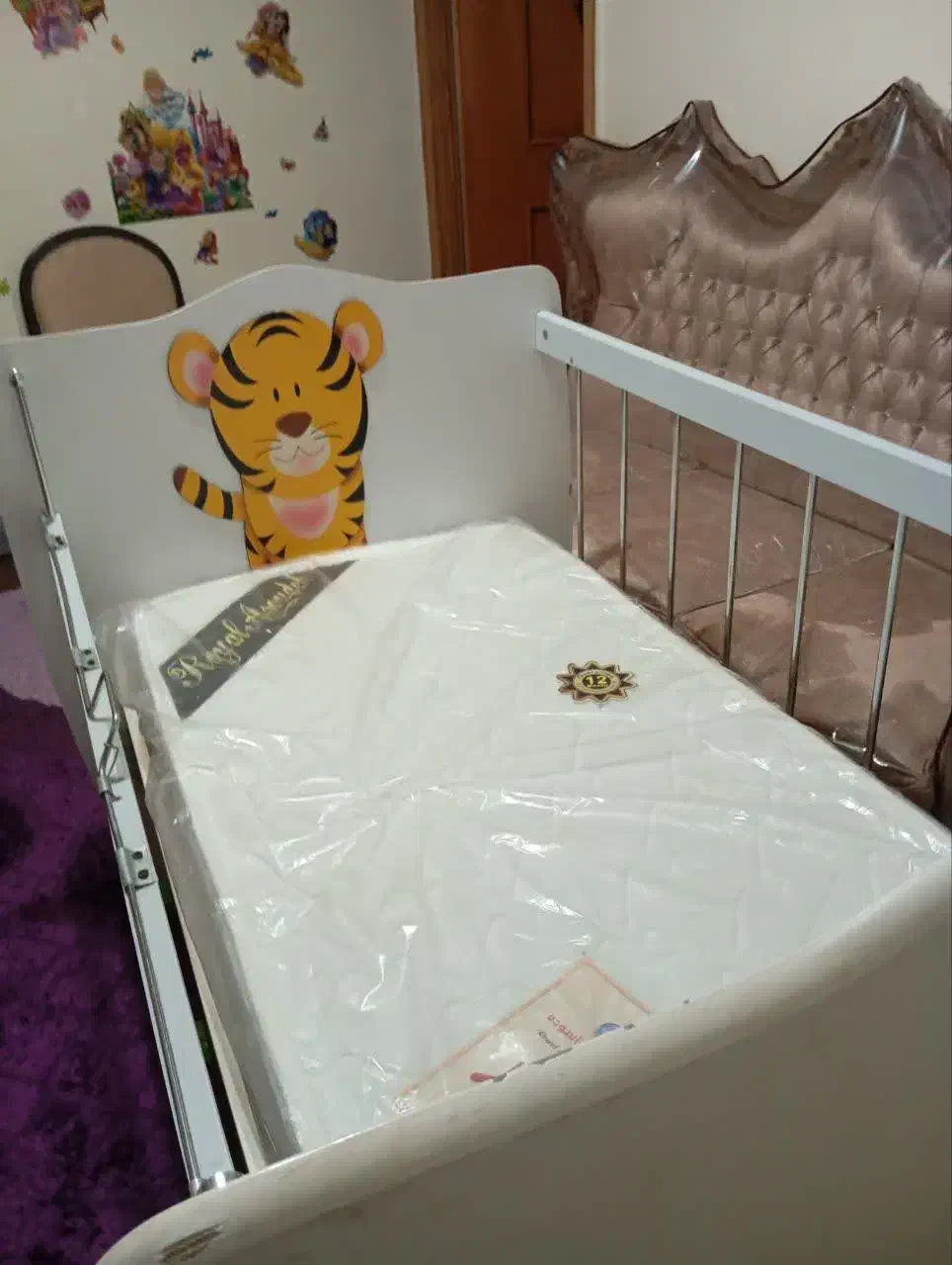 تخت گهواره ای همراه با تشک نو|تخت و سرویس خواب|باغ بهادران, |دیوار