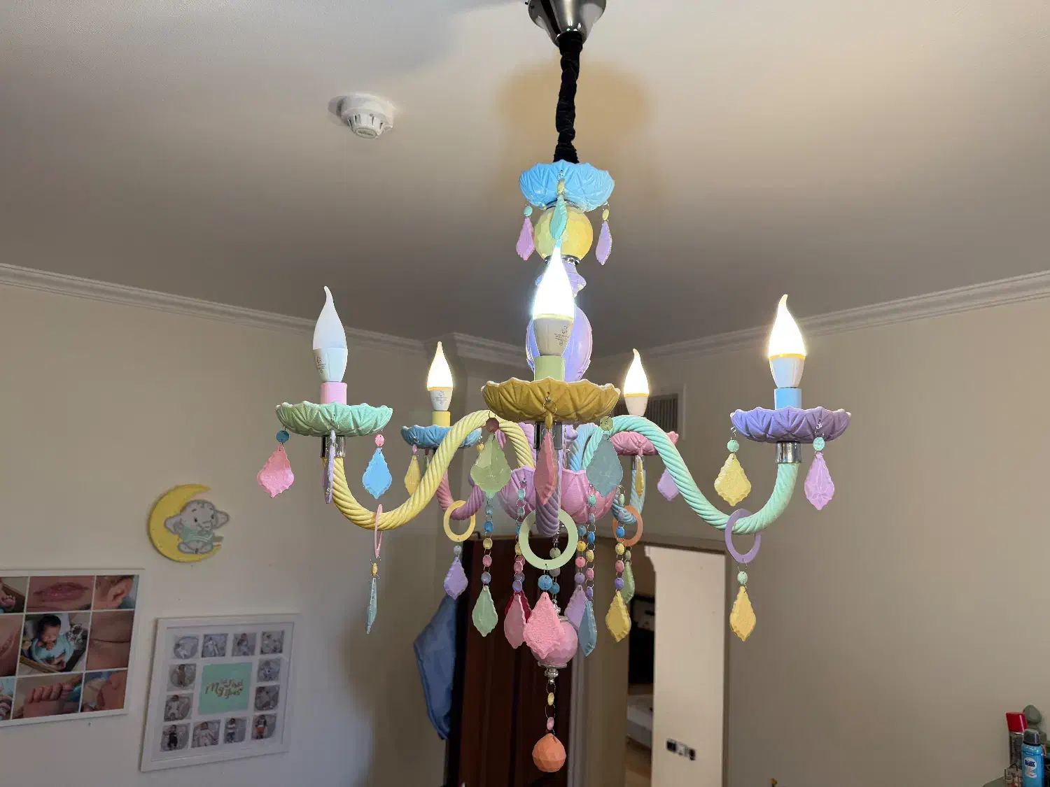 لوستر کریستالی رنگی به همراه دیوار کوب|لوستر و چراغ آویز|یزد, |دیوار