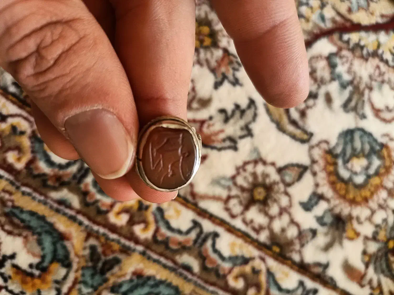 گمشده|اشیا|اهواز, زندوکیلی|دیوار