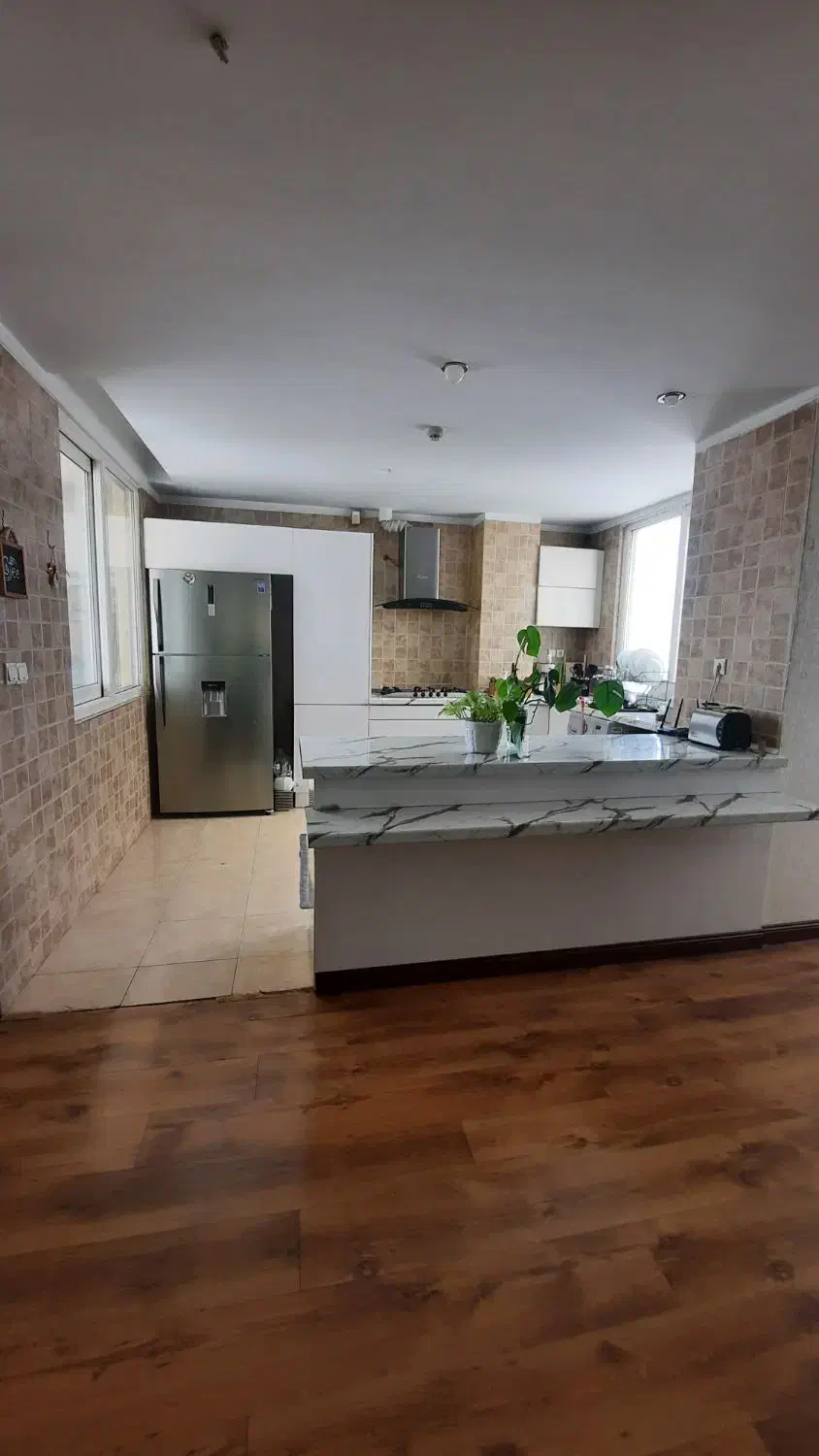 ۱۰۰متر ۲خوابه میدان کاج فول امکانات