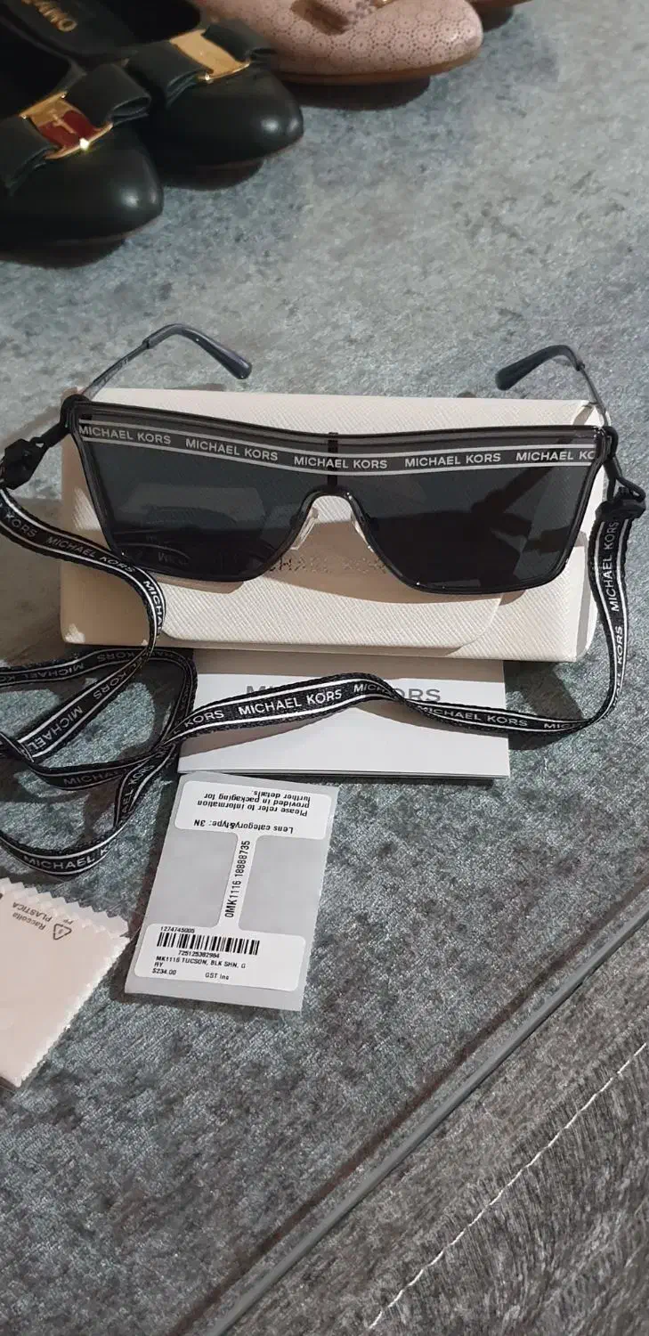 عینک مایکل کورس، بربری. تام فورد|زیورآلات و اکسسوری|رودهن, |دیوار