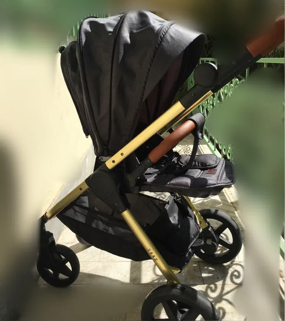 کالسکه خارجی برند دسته چرم تاشو و کمجا|کالسکه و لوازم جانبی|تهران, سردارجنگل|دیوار