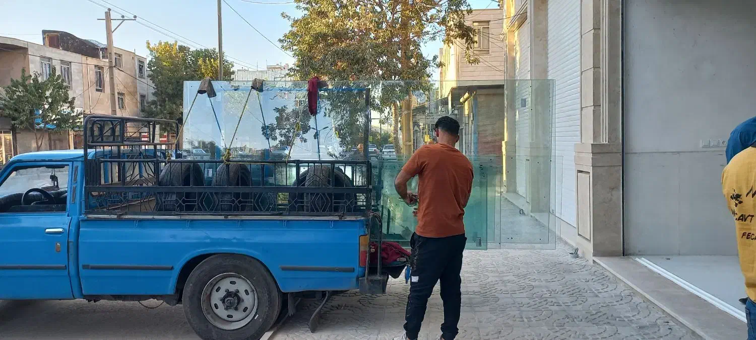 انواع شیشه سکوریت و کرکره برقی|خدمات پیشه و مهارت|نورآباد, |دیوار