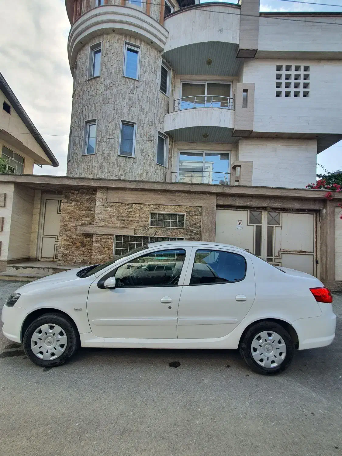 رانا پلاس آخر۱۴۰۱ کارمندی گارانتی فعال|خودرو سواری و وانت|تالش, هشتپر|دیوار